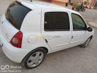 باتنة-مروانة-الجزائر-سيارة-صغيرة-renault-clio-campus-bye-2012