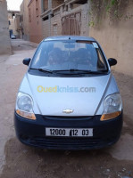 laghouat-algerie-mini-citadine-chevrolet-spark-2012