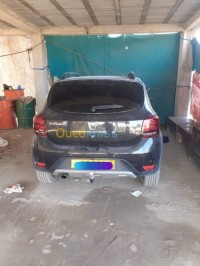 تيزي-وزو-تادمايت-الجزائر-سيارة-صغيرة-dacia-sandero-stepway-2018