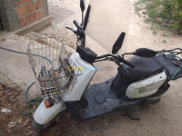 batna-ngaous-algerie-motos-scooters-rafinz-sella-la-150-2015