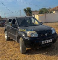 boumerdes-larbatache-algerie-commerciale-nissan-classique-2010