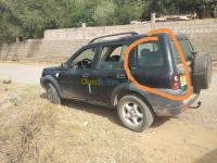 tizi-ouzou-ait-yahia-moussa-algerie-tout-terrain-suv-land-rover-freelander-2001