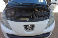 mostaganem-mesra-algerie-citadine-peugeot-207-2013