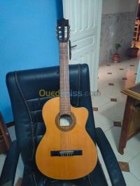 بجاية-الجزائر-غيتار-guitar-nylon-ibanez-g5ece