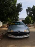 ain-defla-algerie-citadine-peugeot-206-2003