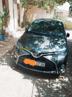 ain-defla-arib-algerie-citadine-toyota-yaris-touch-active-2017