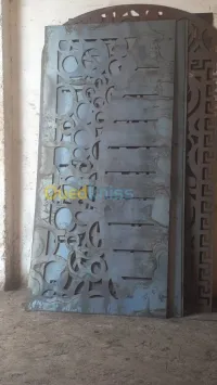 تقطيع وزخرفه علي صفاءح الحديد