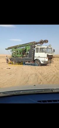 الجزائر-المحمدية-آلة-renault-حفارة-آبار-2000
