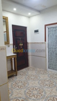 البليدة-الجزائر-شقة-byaa-shk-4-ghrf-alblyd