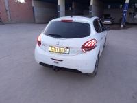 الطارف-بوحجار-الجزائر-سيارة-صغيرة-peugeot-208-2019