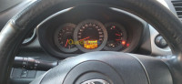 chlef-algerie-tout-terrain-suv-toyota-rav4-2008