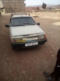 الشلف-أولاد-عباس-الجزائر-سيارة-المدينة-fiat-lada-1988