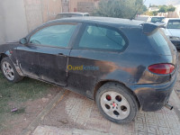 tiaret-ksar-chellala-algerie-citadine-alfa-romeo-147-2002