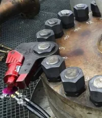 SERRAGE ET DESSERAGE (BOLTING) -