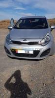 bouira-algerie-citadine-kia-rio-5-portes-2014