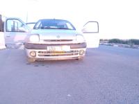 وهران-بئر-الجير-الجزائر-سيارة-صغيرة-renault-clio-2-2000