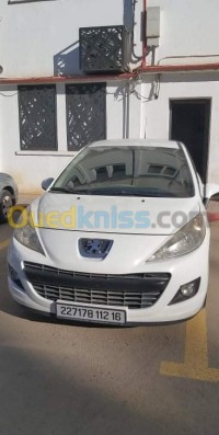 الجزائر-شراقة-سيارة-صغيرة-peugeot-207-2012