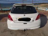 جيجل-العوانة-الجزائر-سيارة-صغيرة-peugeot-207-allure-2012