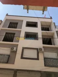 Painteur decoration monocouche 