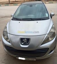 تلمسان-الرمشي-الجزائر-سيارة-صغيرة-peugeot-207-2011