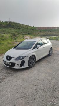 سيارات-seat-leon-2011-linea-r-ميلة-الجزائر