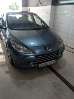 moyenne-berline-peugeot-307-2007-oxygo-saoula-alger-algerie