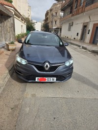 سيارات-renault-megane-4-2023-شراقة-الجزائر