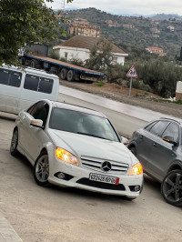 voitures-mercedes-classe-c-2009-ait-rzine-bejaia-algerie