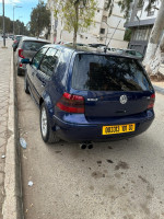 moyenne-berline-volkswagen-golf-4-2001-match-laghouat-algerie