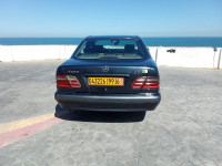 automobiles-mercedes-e220-cdi-1999-disel-ain-taya-alger-algerie