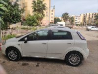 voitures-fiat-grande-punto-2013-les-eucalyptus-alger-algerie