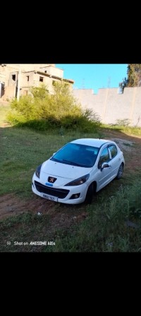 سيارات-peugeot-207-2011-سكيكدة-الجزائر