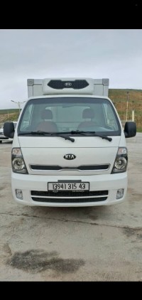 عربة-نقل-kia-frigo-k2700-2015-بوحاتم-ميلة-الجزائر
