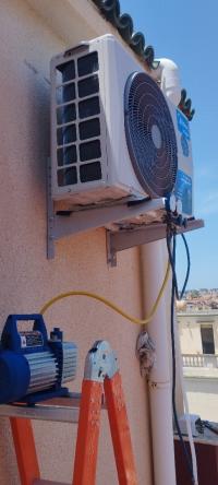 تبريد-و-تكييف-installation-climatiseur-tirage-au-vide-disponible-بابا-حسن-الجزائر