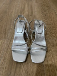 Sandale à talons