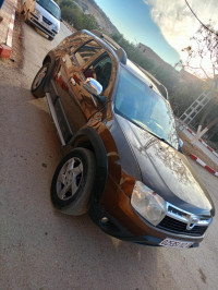 voitures-dacia-duster-2012-ambiance-beni-mester-tlemcen-algerie