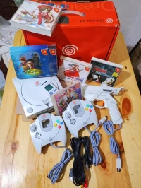 Sega Dreamcast JAP en Boîte et Accessoires 