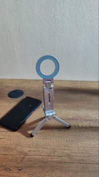 الدعامات-support-telephone-magnetique-bureau-magsafe-pliable-reglable-plusieurs-angles-en-plastique-القبة-الجزائر