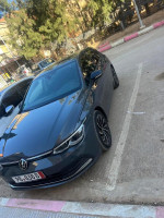 voitures-volkswagen-golf-8-2022-active-chlef-algerie