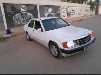 grande-berline-mercedes-classe-e-1985-beni-tamou-blida-algerie