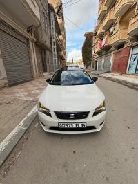 السيارات-النفعية-seat-leon-2015-برج-بوعريريج-الجزائر