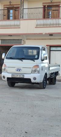 شاحنة-hyundai-h-100-2011-بيضاء-برج-سطيف-الجزائر