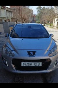 سيارات-peugeot-308-2012-سكيكدة-الجزائر