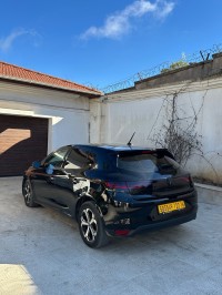 سيارات-renault-megane-4-2022-بوزريعة-الجزائر