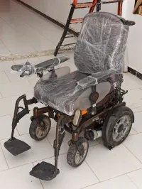 Chaise roulante électrique 