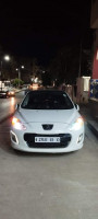 moyenne-berline-peugeot-308-2013-المجمولة-bouira-algerie