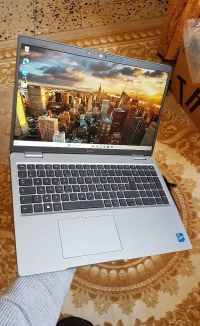 Dell precision 3561 - i5 10500h Nvidia Quadro T600 12gb ram 256 SSD