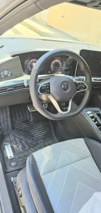 Volkswagen Golf 8 2025 R Black Edition 