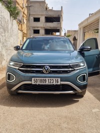 سيارات-volkswagen-t-roc-2023-السحاولة-الجزائر