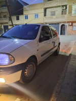 voitures-renault-clio-1-2000-oran-algerie